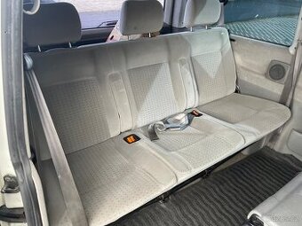 VW T4, zadní trojlavice (sedačka)