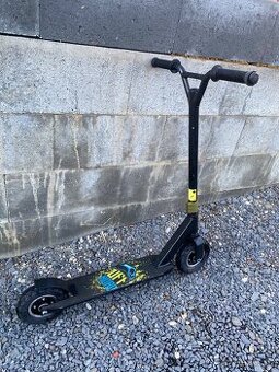 freestylová koloběžka značky Arcore, model RUCKUS II.