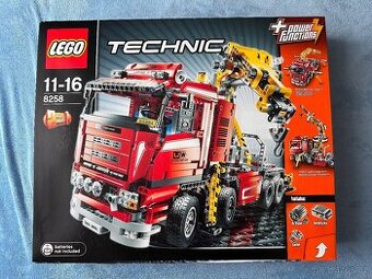 LEGO Technic 8258 Crane Truck - Autojeřáb z roku 2009