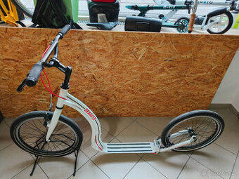 Koloběžka Yedoo Dragstr - výprodej z půjčovny