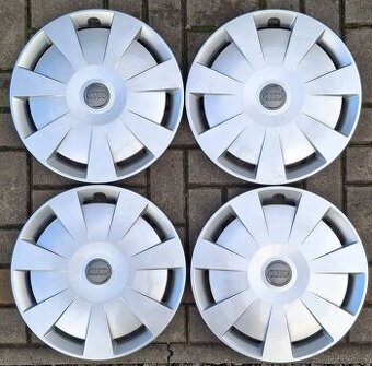 Originál poklice Audi R16