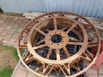 Orebne koleso traktor škoda 30