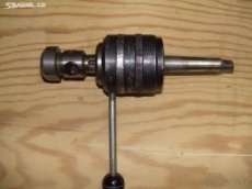 Závitořezná hlava