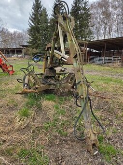 Nakladač UNHZ + lžíce a vidle