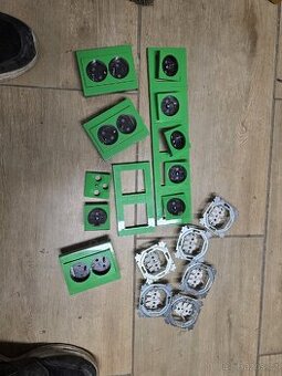 Zásuvky ABB levit (zelená/kouřová)