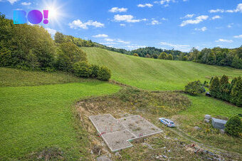 Prodej stavebního pozemku se základovou deskou a projektem, 