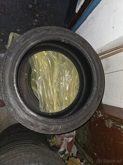 245/40r19