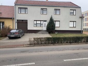 Prodej vícegeneračního domu ve Vracově