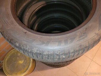 Pneu Falken 225/55 R18