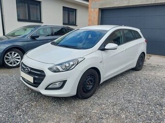 Hyundai i30, combi 1.6 CRDi, 81 kW, 2x sada kol