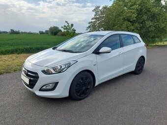 Hyundai i30, combi 1.6 CRDi, 81 kW, top stav