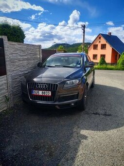 Audi Q7 na opravu nebo náhradní díly