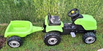 Slapaci traktor Smoby Farmer XL s vozikem