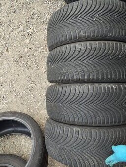 225/45/17 94h Michelin - zimní pneu 4ks