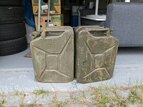 Vojenské plechové 20l kanystry