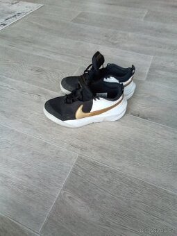 Sportovní boty Nike vel. 38,5
