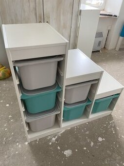 Úložná sestava / regál s boxy na hračky IKEA Trofast