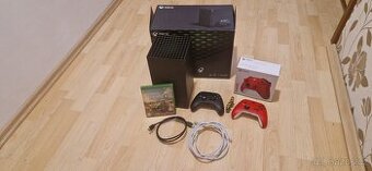 Prodám XBOX X 1TB, 2 ovladače, hra farming simulátor