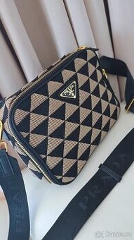 Prada kabelka crossbody ihned