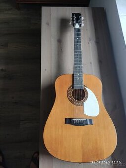 Klasická kytara LIA – dobrý stav
 z 80. let