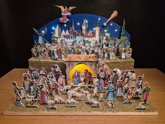 Mikoláš Aleš - ručně vyřezávaný osvětlený betlém