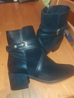 Dámské boty Tommy Hilfiger vel.40 nové