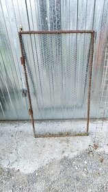 Dveře a dvířka pro králíky