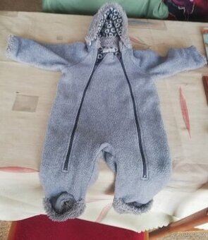 Chlupatý overal na 2-4 měs.