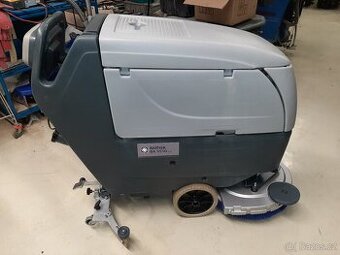 Podlahový mycí stroj Nilfisk BA 551 s vlast.pojezdem