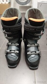 Lyžáky Salomom přeskáče