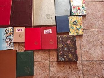 Stará PRÁZDNÁ alba na poštovní známky – komplet 25 ks, Praha