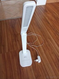 Stolní led lampa