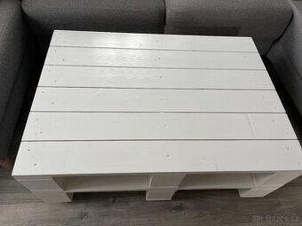 Paletový konferenční stolek