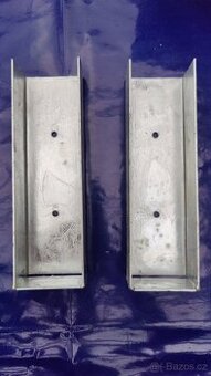 Držák podhrabové desky koncový, výška 20 cm Zn