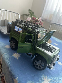 Bruder Jeep s vlekem.