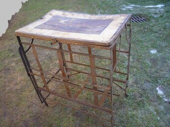 prodám starou kovovou skládací postel - rozměr š-85 cm, délk