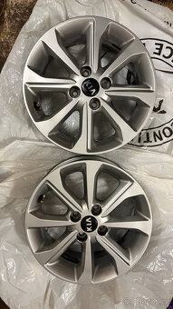 Kia Stonic Slitinové disky 15", typ B.