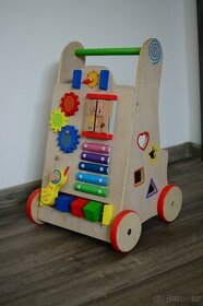 Kinderplay dřevěně interaktivní chodítko