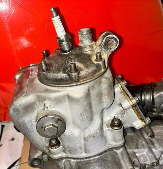 Honda CR250 1992-2001 - kompletní vršek, válec hlava přívěra