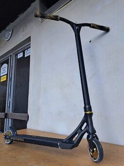 Ethic Profi custom koloběžka (Černo-zlatá) +přilba zdarma