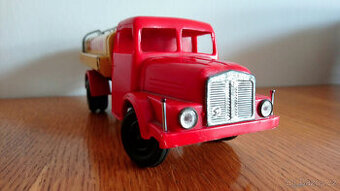 Plechové autíčko. Cisterna nákladní auto. Německo / 50léta