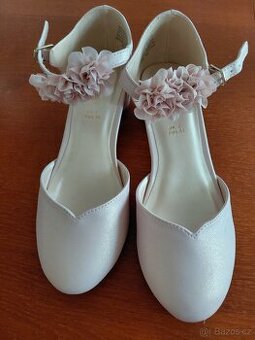 Slavnostní dívčí boty vel.34