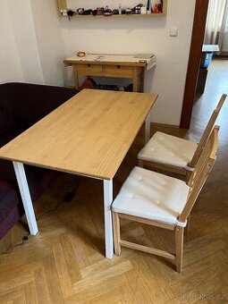 Pinntrop stůl a dvě židle, IKEA