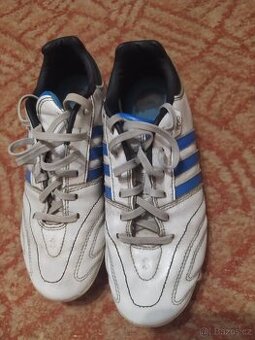 Kopačky Adidas dětské, velikost 36 2/3 (UK 4).