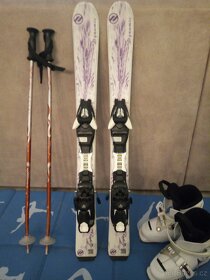 Dívčí lyžařský set: lyže 90 cm, boty 20.0/ 20.5. Dětské lyže