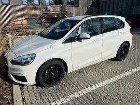 BMW 218i Active Tourer 1.499cm3 benzín