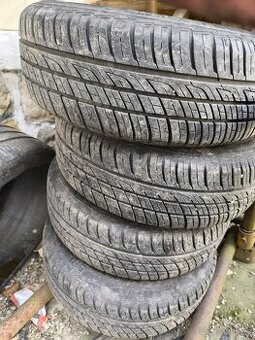 Letní pneu 185/60 R14 s disky. Sada