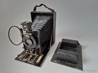 Starý německý měchový fotoaparát Goerz Tenax + Rollex 9x12
