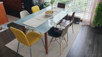 Jídelní stůl + židle Ikea - dřevo + mléčné sklo
