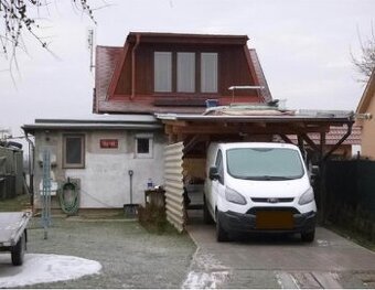 Zahrada se zděným objektem v obci Břežany II. ID 7239e 0406 - 1